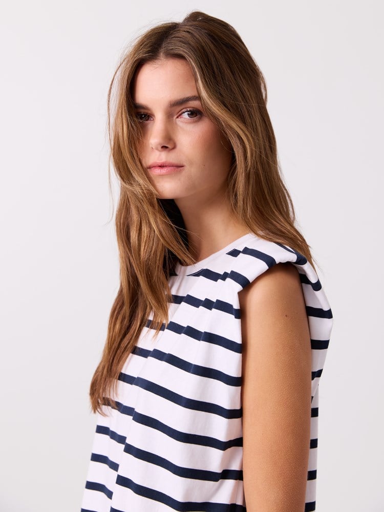 Lola topp 7515138_O68_Jean Paul_Lola Topp_H26 (4).jpg_