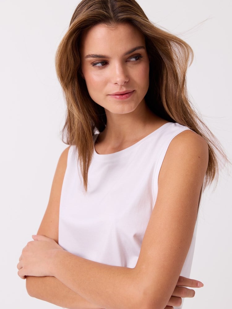 Kathinka topp 7515140_O68_Jean Paul_Vilma singlet_H26 (1).jpg_