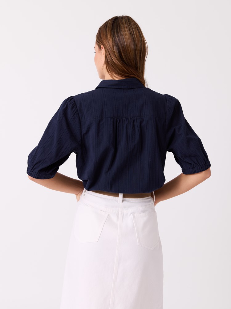 Paige bluse 7515149_EM6-JEANPAUL-H26-Front_5381_Paige bluse EM6.jpg_Front