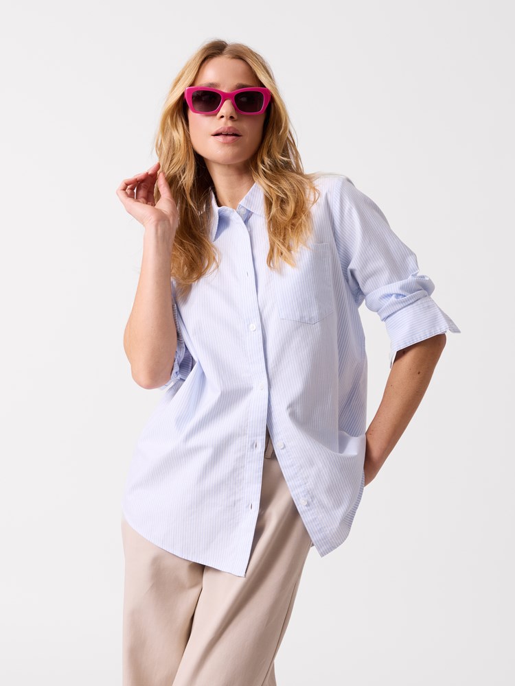 Caro stripet skjorte 7515318_EN3-JEANPAUL-S26-Modell-Front (7)_Caro stripet skjorte EN3.jpg_