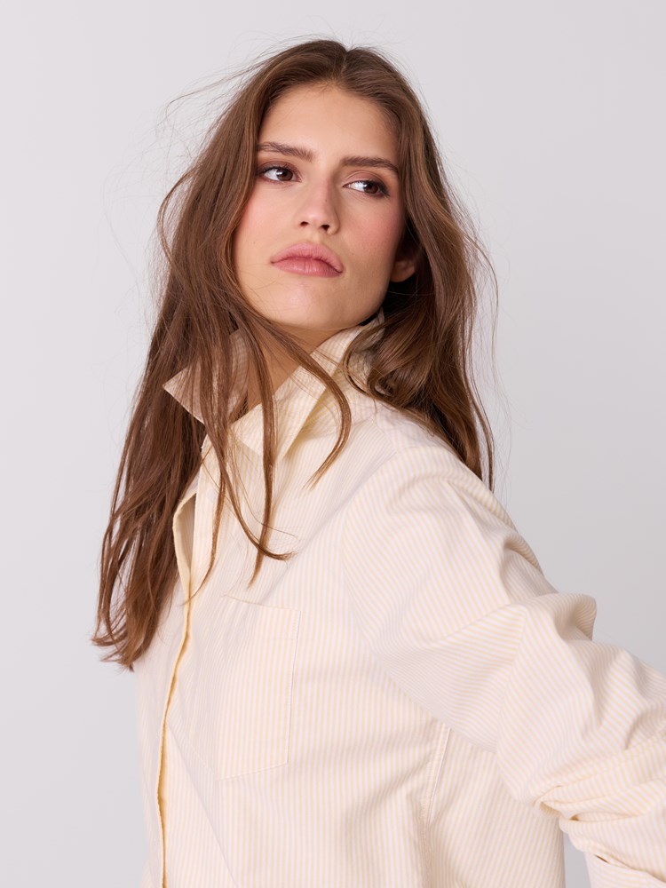 Caro stripet skjorte 7515318_Q0E_Jean Paul_Caro Stripet Skjorte_S26 (10)_Caro stripet skjorte Q0E.jpg_