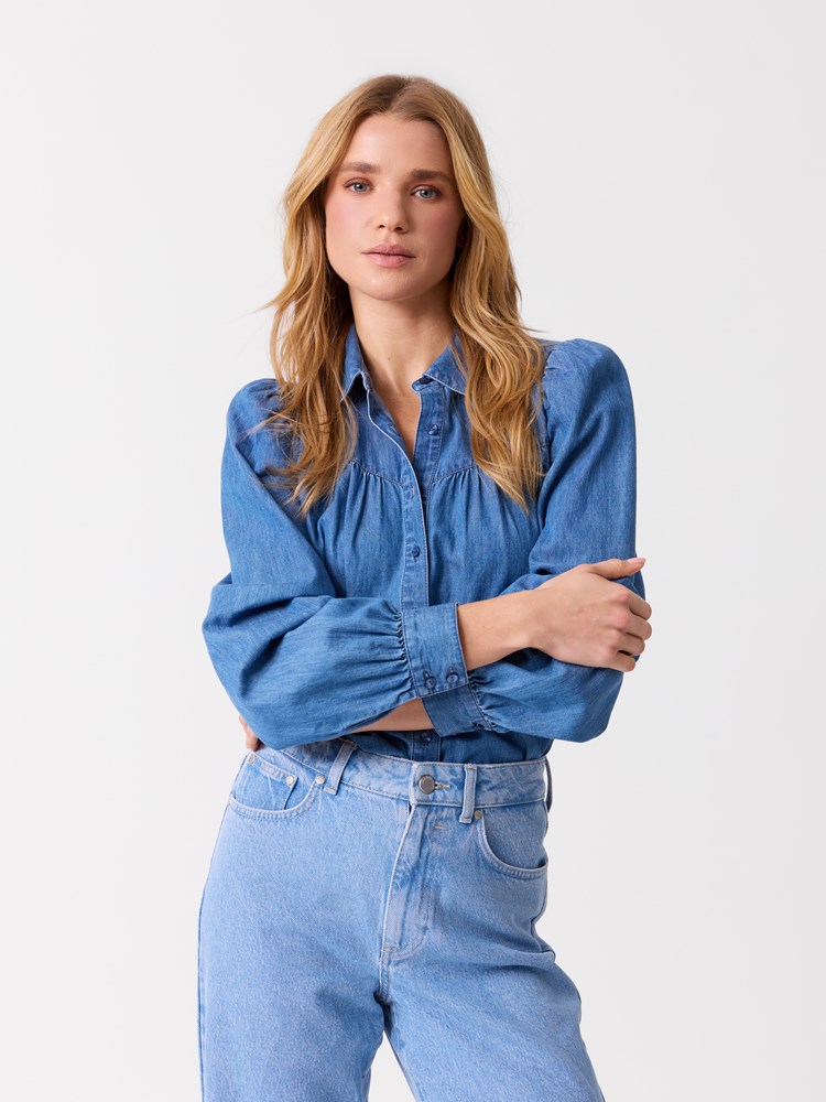 Anna bluse 7515351_ECL-JEANPAUL-S26-Modell-Front (6)_Anna bluse ECL.jpg_