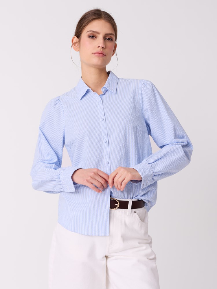 Pippa bluse 7515354_EN3-JEANPAUL-S26-Modell-Front (2)_Pippa bluse EN3_Pippa bluse EN3 7515354.jpg_