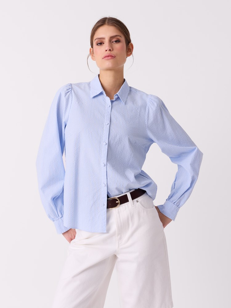 Pippa bluse 7515354_EN3-JEANPAUL-S26-Modell-Front (5)_Pippa bluse EN3_Pippa bluse EN3 7515354.jpg_