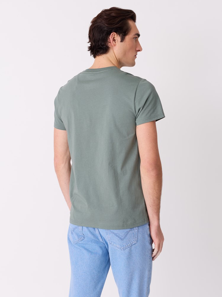 Eliot t-skjorte 7515379_I6U-JEANPAUL-S26-Modell-Front_963_Eliot t-skjorte I6U.jpg_Front