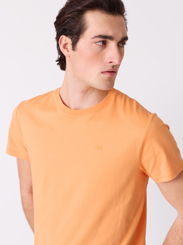 Eliot t-skjorte 7515379_K1Y-JEANPAUL-S26-Modell-Front_6539_Eliot t-skjorte K1Y.jpg_Front