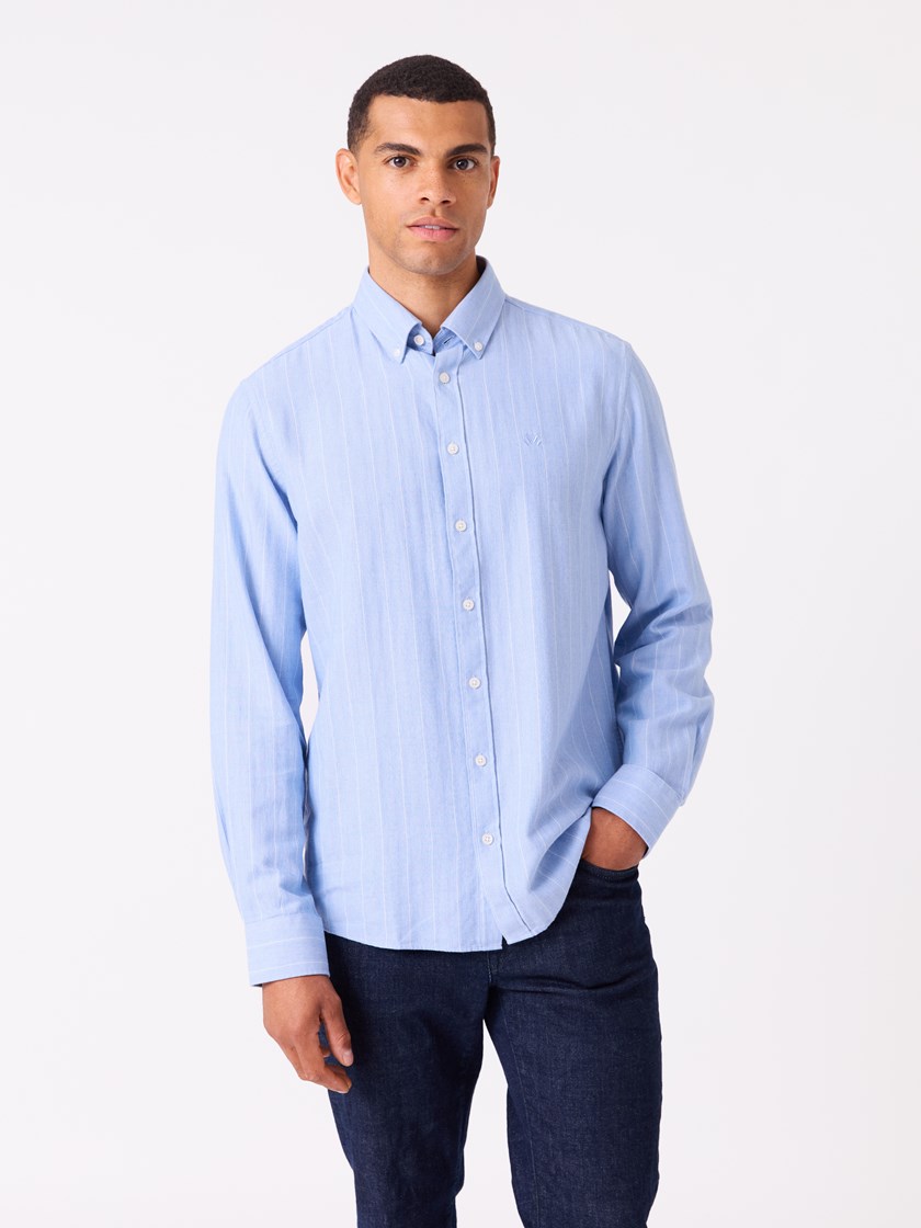 7515387 E9O 7515387_E9O-JEANPAUL-S26-Modell-Front_3500_Louis skjorte - Regular fit E9O_Louis skjorte - Regular fit E9O 7515387.jpg_