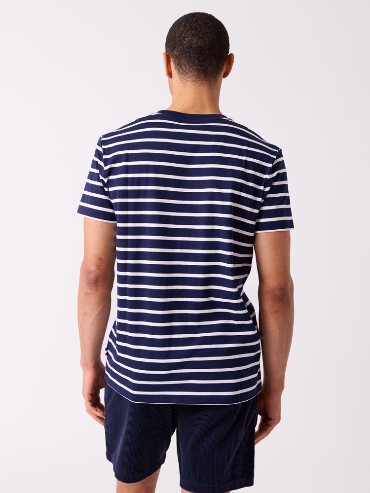 Eliot stripete t-skjorte 7515392_EOA-JEANPAUL-H26-Front_3042_Eliot stripete t-skjorte_Eliot stripete t-skjorte EOA.jpg_Front||Front