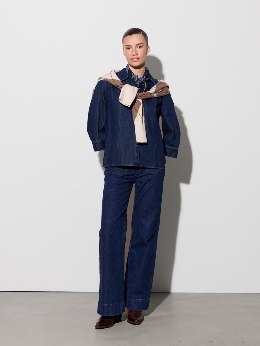 7515493 D03 7515493_D03-JEANPAUL-A26-Modell-Front_2192_Signy skjorte D03.jpg_Front||Front