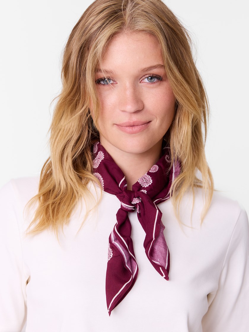 7515734 S83 7515734_S83_JeanPaul_Zoe Bandana_Model_Front (2)_Zoe bandana S83.jpg_