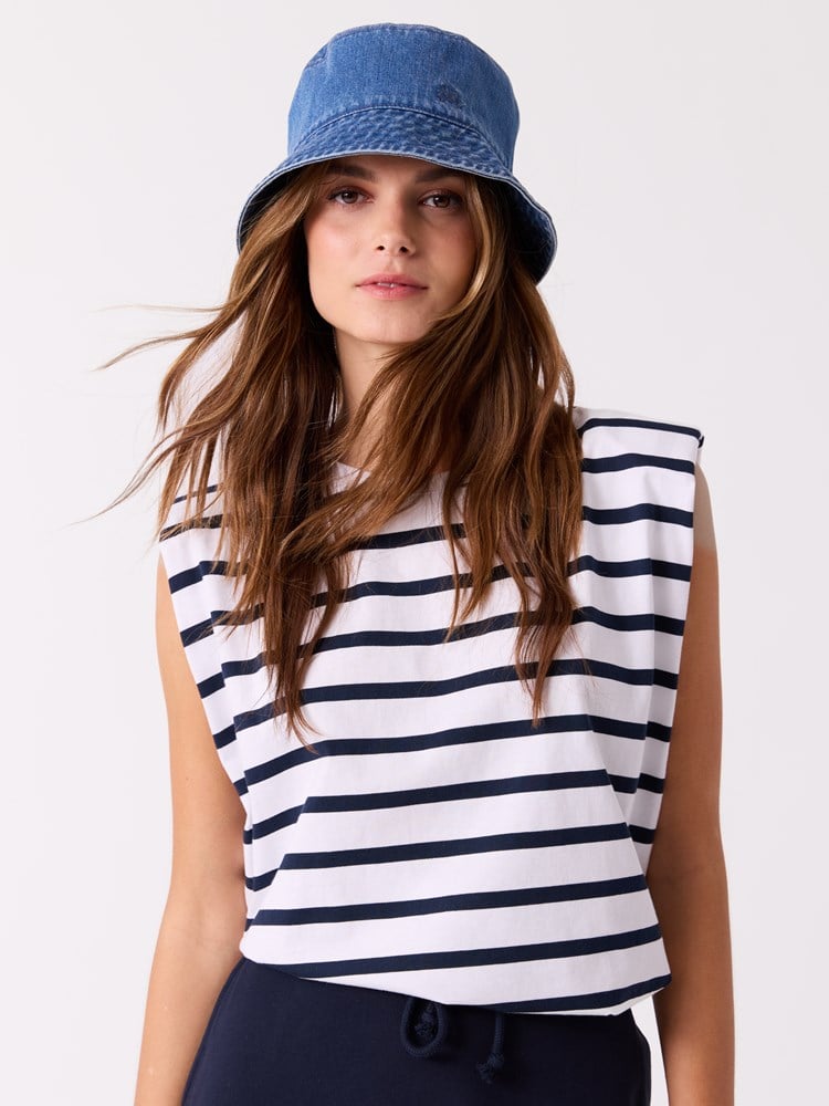 Nour bøttehatt 7515785_D03-JEANPAUL-H26-Front_7519_Nour bøttehatt D03.jpg_Front||Front