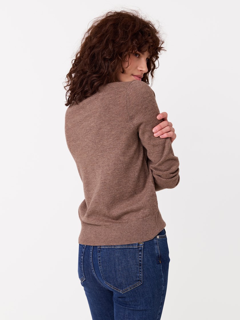 7515847 AGG 7515847_AGG_JeanPaul_Manel Cardigan_A26 (3)_Manel genser AGG.jpg_
