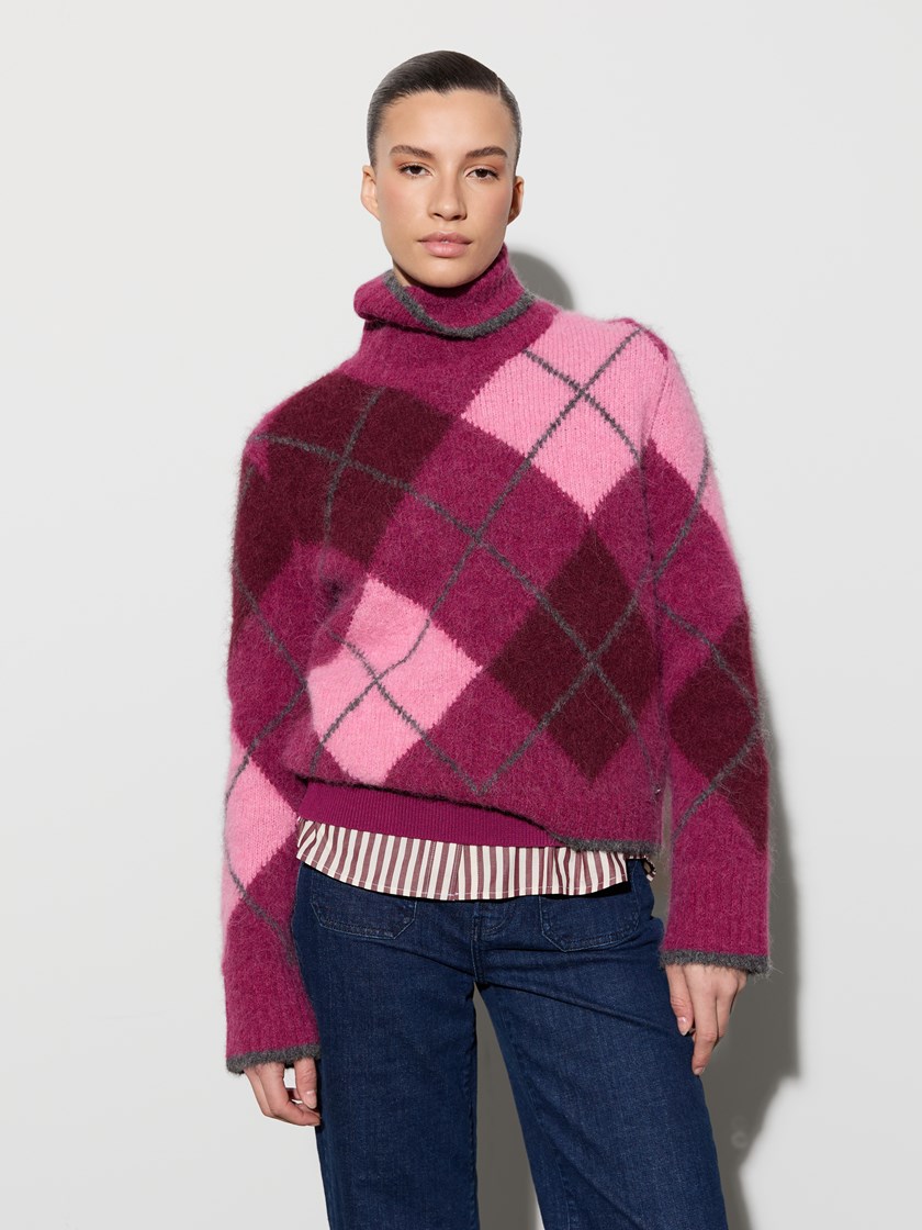 7515878 T63 7515878_T63-JEANPAUL-A26-Modell-Front_2130_Laurette genser T63.jpg_Front||Front