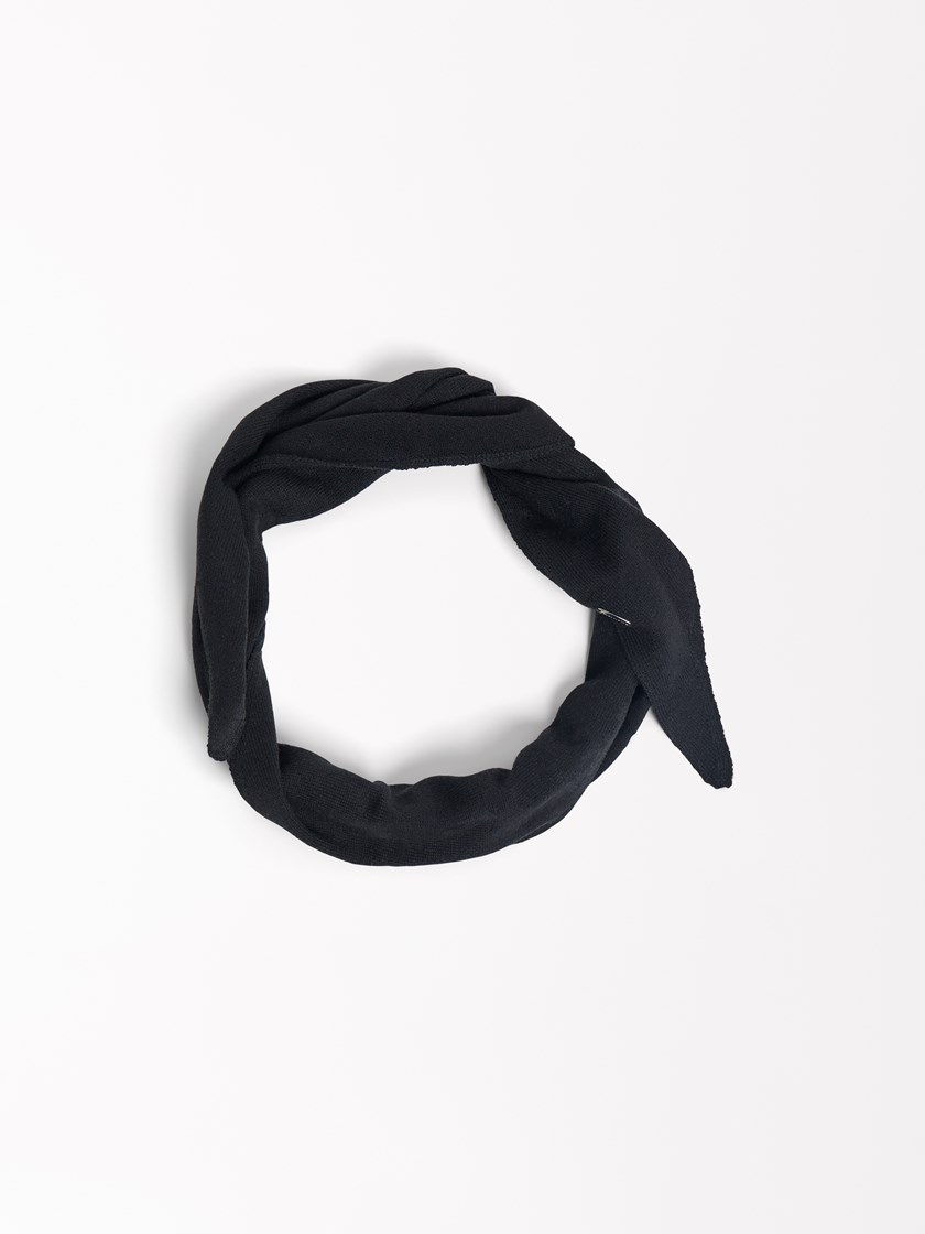 7515885 ID2 7515885_ID2-JEANPAUL-A26-Front_2801_Manel skjerf ID2.jpg_Front||Front