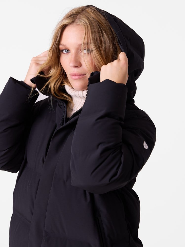 Cornelia dunparkas 7515896_C25_Jean Paul_Cornelia Dunparkas_Model_A26 (4).jpg_