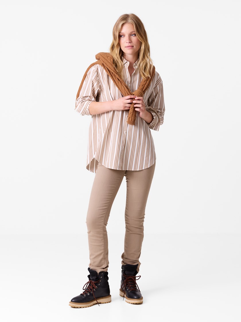 7516052 I5A 7516052_I5A_Jean Paul_Ine Straight Color_A26_Model_Front (8)_Ine straight color I5A.jpg_