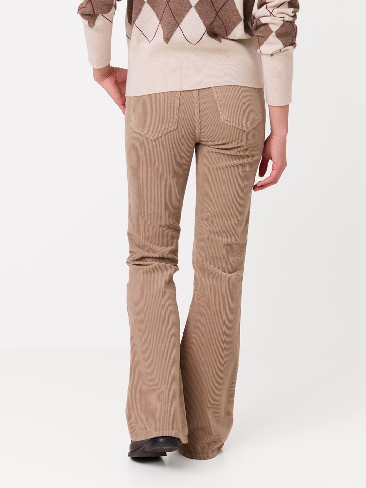 Ine cord bellbottom 7516063_I5A-JEANPAUL-A26-Modell-Front_8658_Ine cord bellbottom I5A.jpg_Front