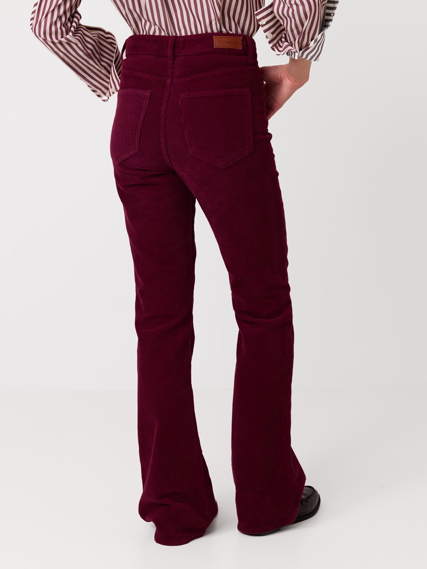7516063 S83 7516063_S83-JEANPAUL-A26-Modell-Front_7377_Ine cord bellbottom S83.jpg_Front