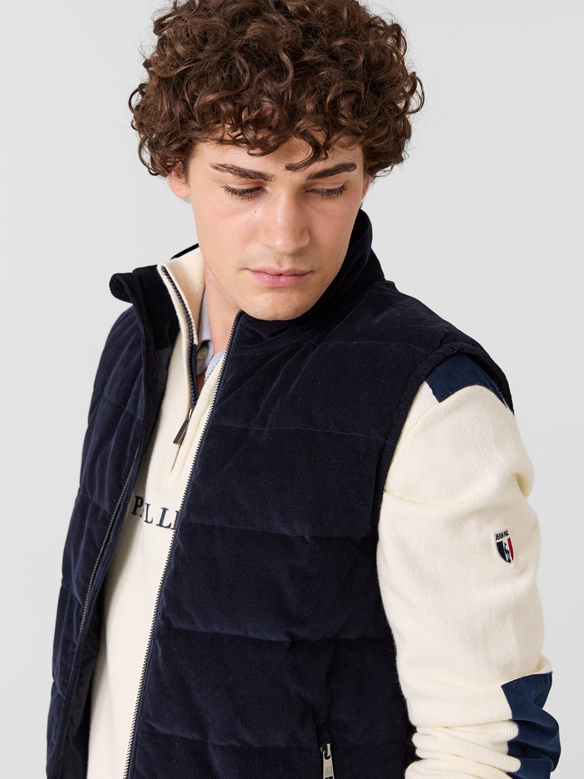 7516106 EM6 7516106_EM6-JEANPAUL-A26-Modell-Front_9515_Megeve cordvest EM6.jpg_Front||Front