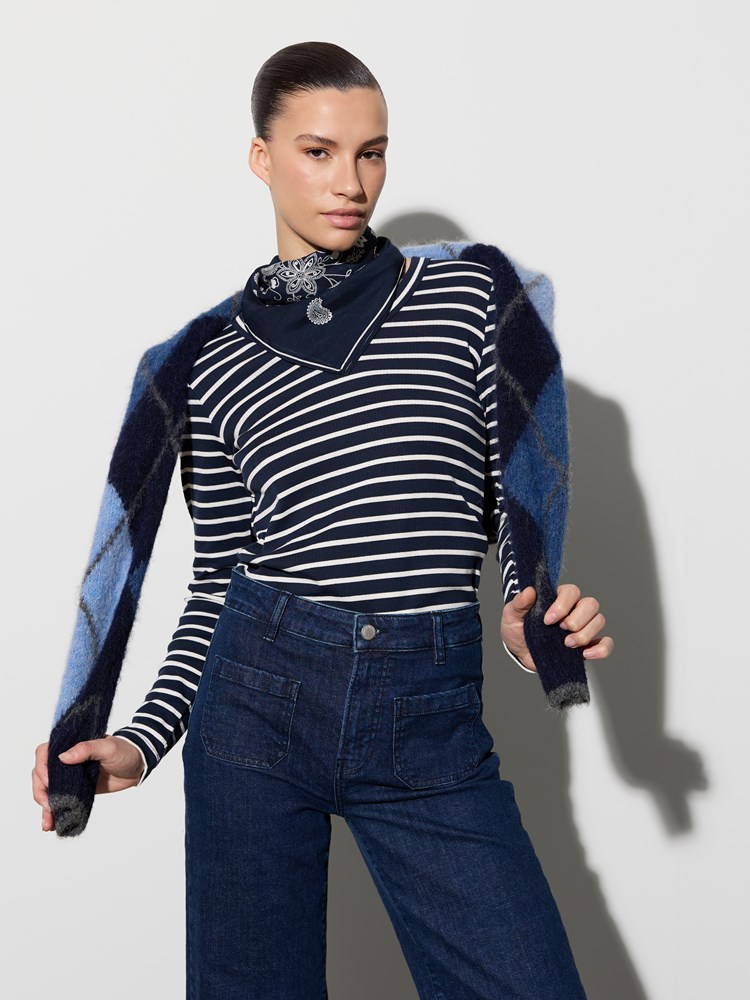 Sinda stripet topp 7516135_EM6-JEANPAUL-A26-Modell-Front (3).jpg_