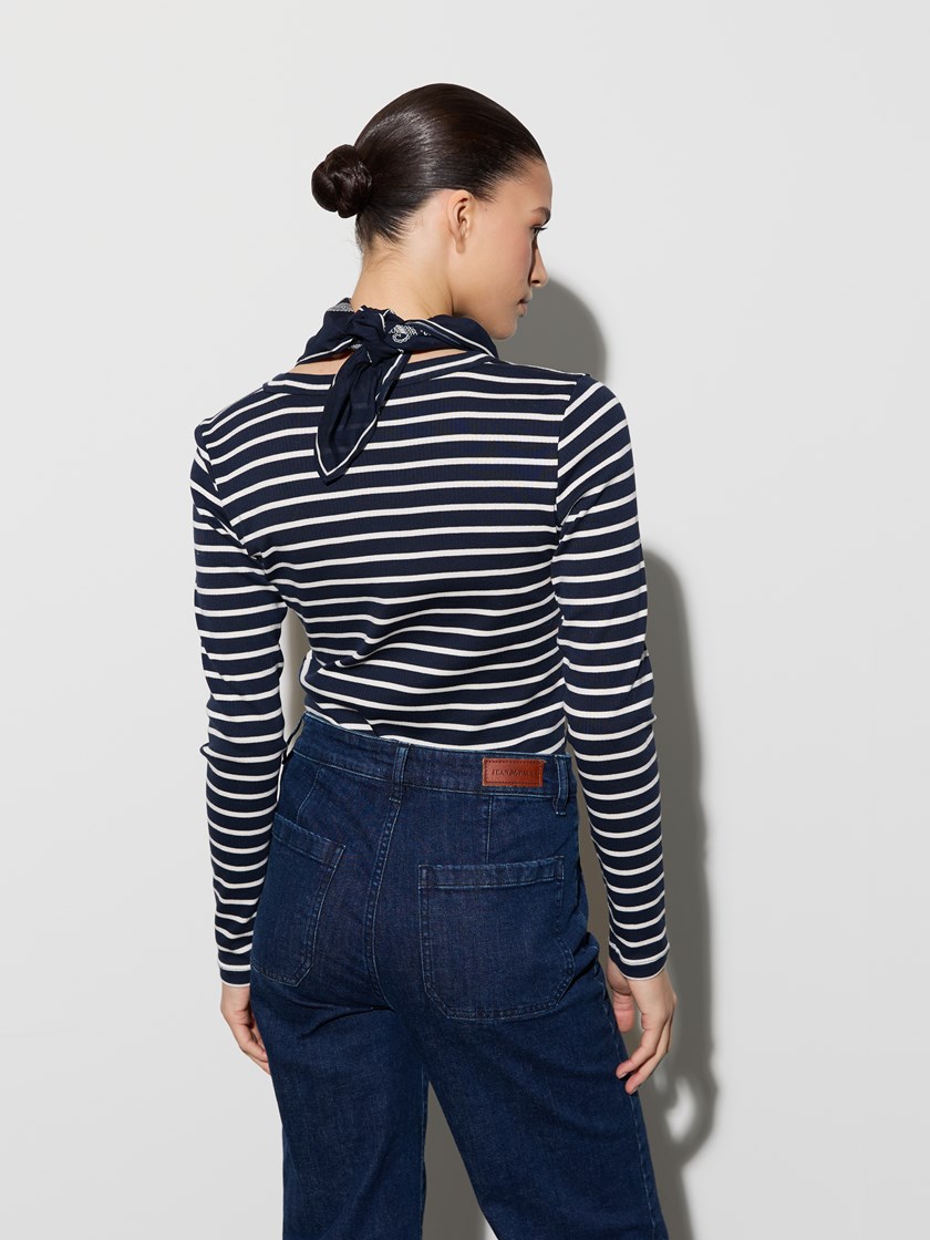 7516135 EM6 7516135_EM6-JEANPAUL-A26-Modell-Front (7)_Sinda stripet topp EM6.jpg_