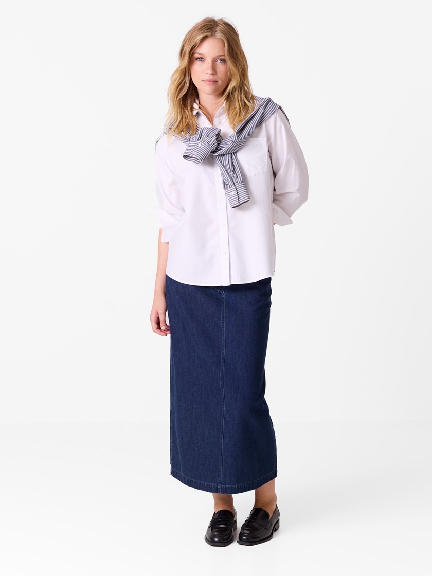 7516146 O68 7516146_O68_JeanPaul_Anne Oxford skjorte_A26_Model_Front (1).jpg_