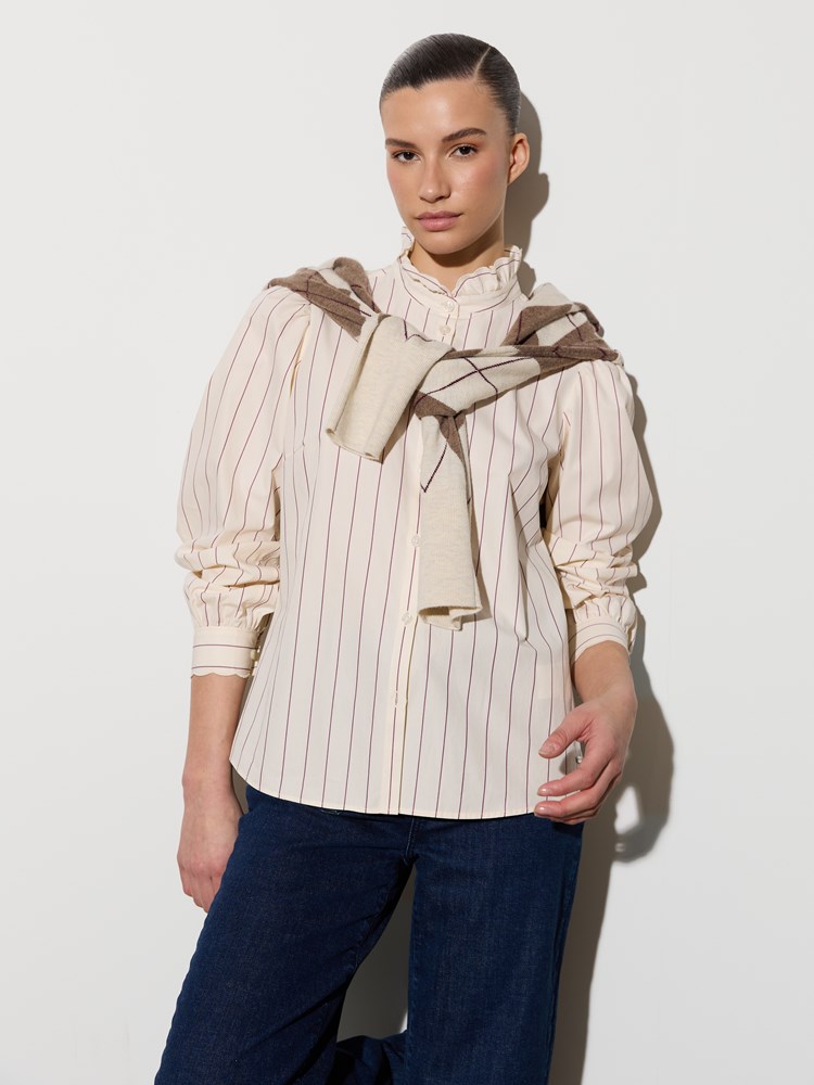 Poppy bluse 7516157_T63-JEANPAUL-A26-Modell-Front_5579.jpg_Front||Front