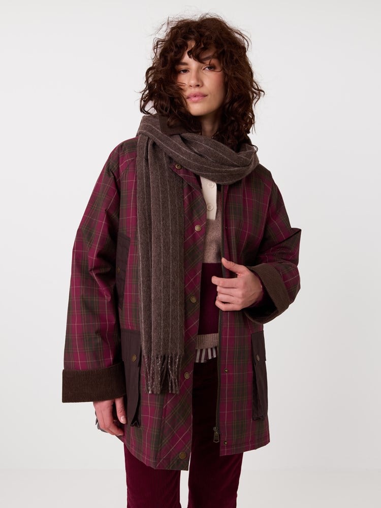 Lina ullskjerf 7516191_APR-JEANPAUL-A26-Modell-Front (3).jpg_