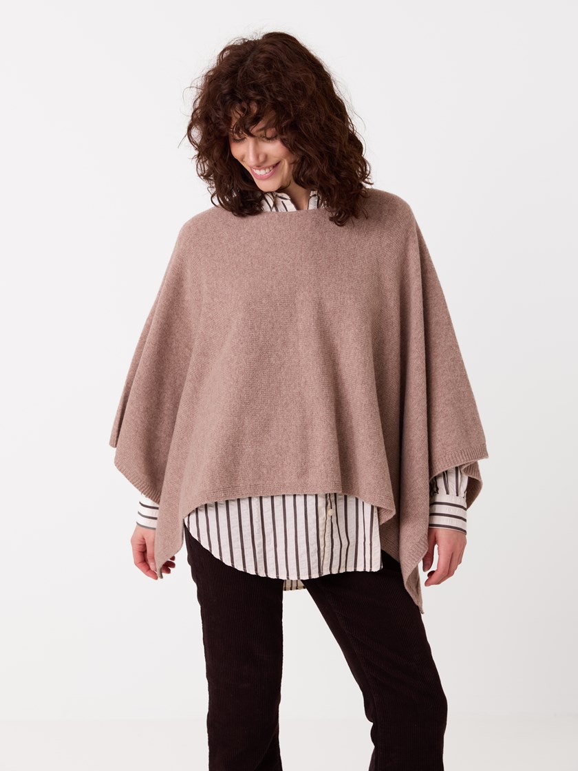 7516235 APR 7516235_APR_JeanPaul_Ivonne Poncho_A26 (5)_Ivonne poncho APR.jpg_