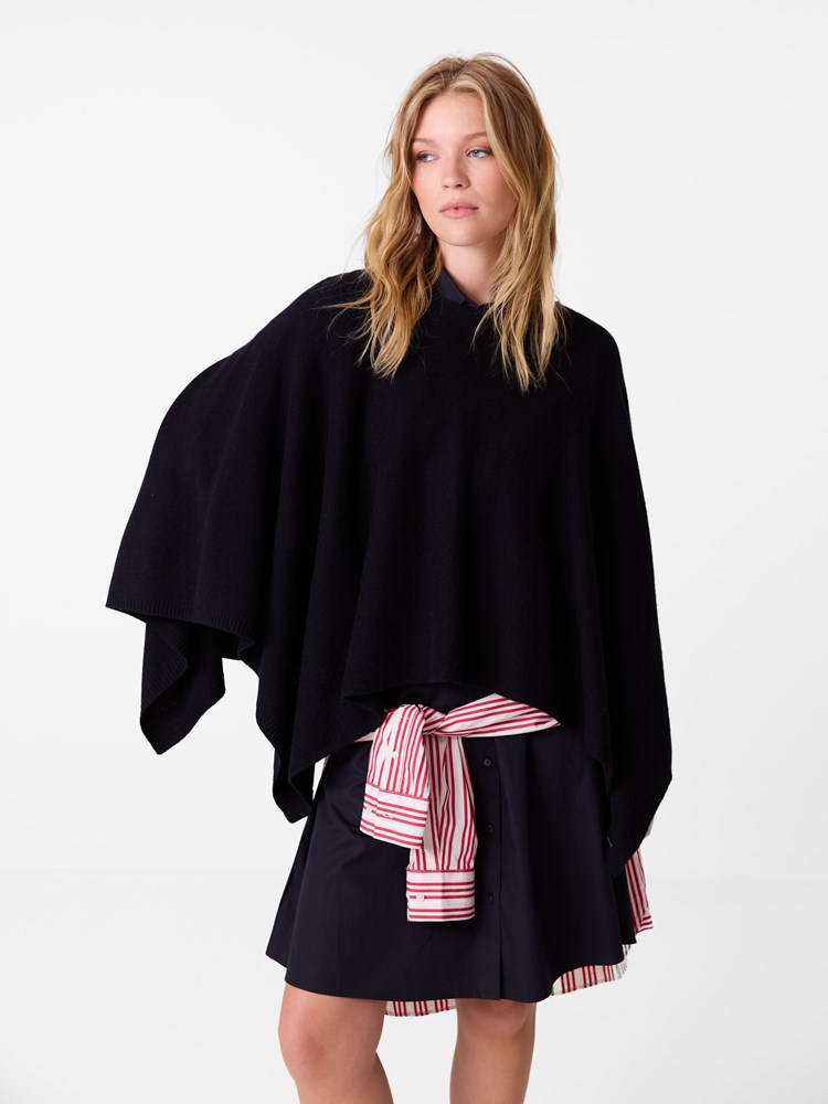 Ivonne poncho 7516235_ID2_Jean Paul_Ivonne Poncho_A26_Modell (2).jpg_