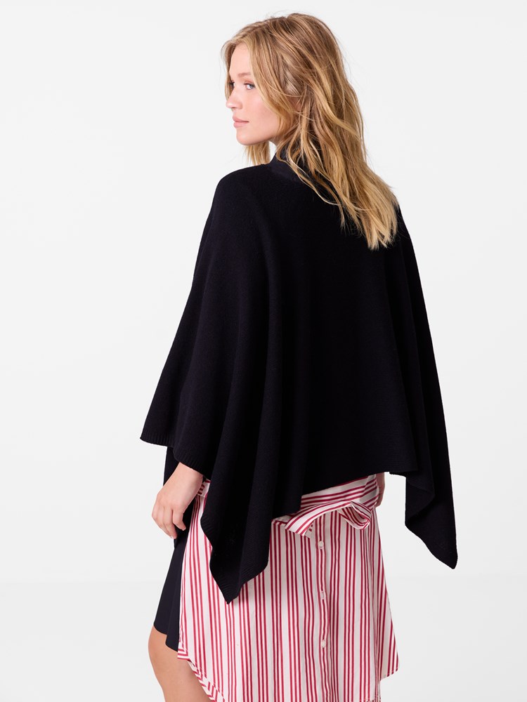 Ivonne poncho 7516235_ID2_Jean Paul_Ivonne Poncho_A26_Modell (5).jpg_