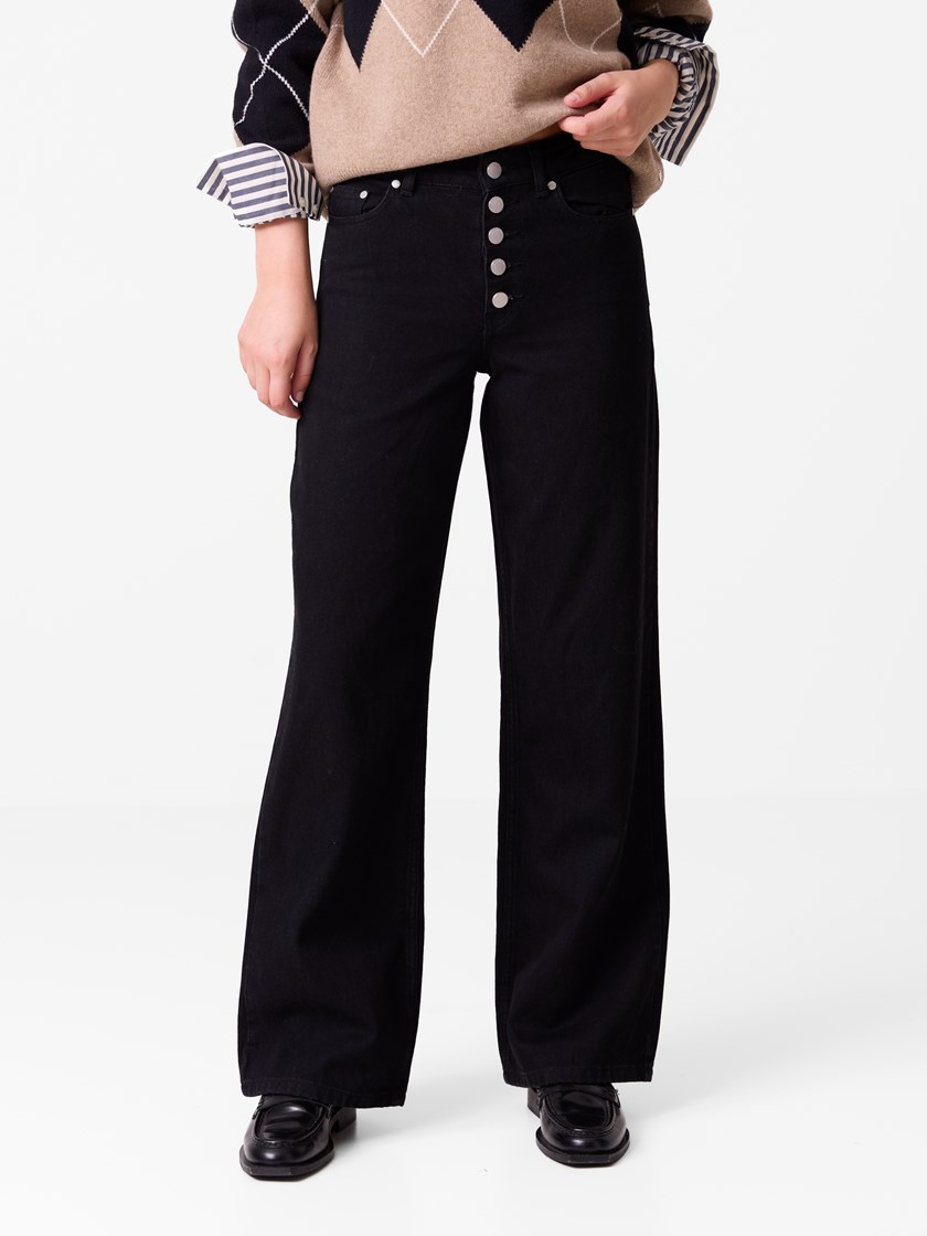 7516299 ID2 7516299_ID2_JeanPaul_Julianne Jeans_A26_Model_Front (4).jpg_