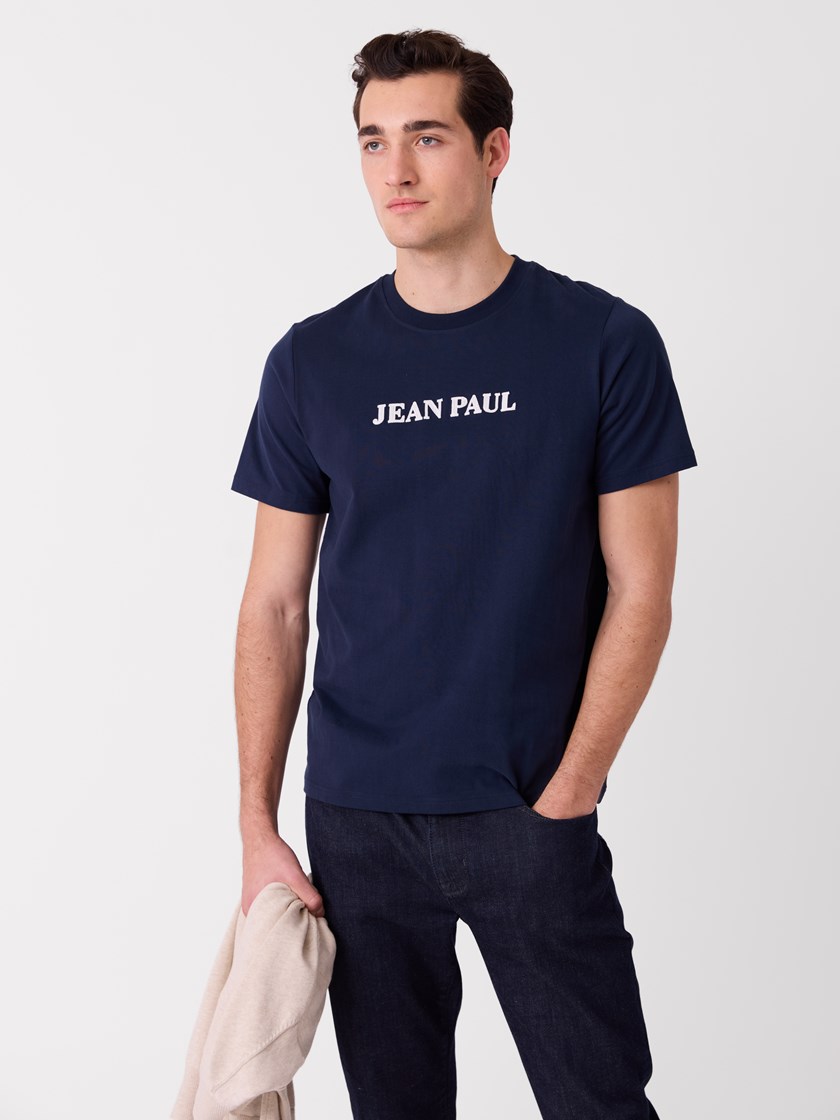 7516572 EM6 7516572_EM6-JEANPAUL-A26-Modell-Front_8255_Vince t-skjorte EM6.jpg_Front||Front