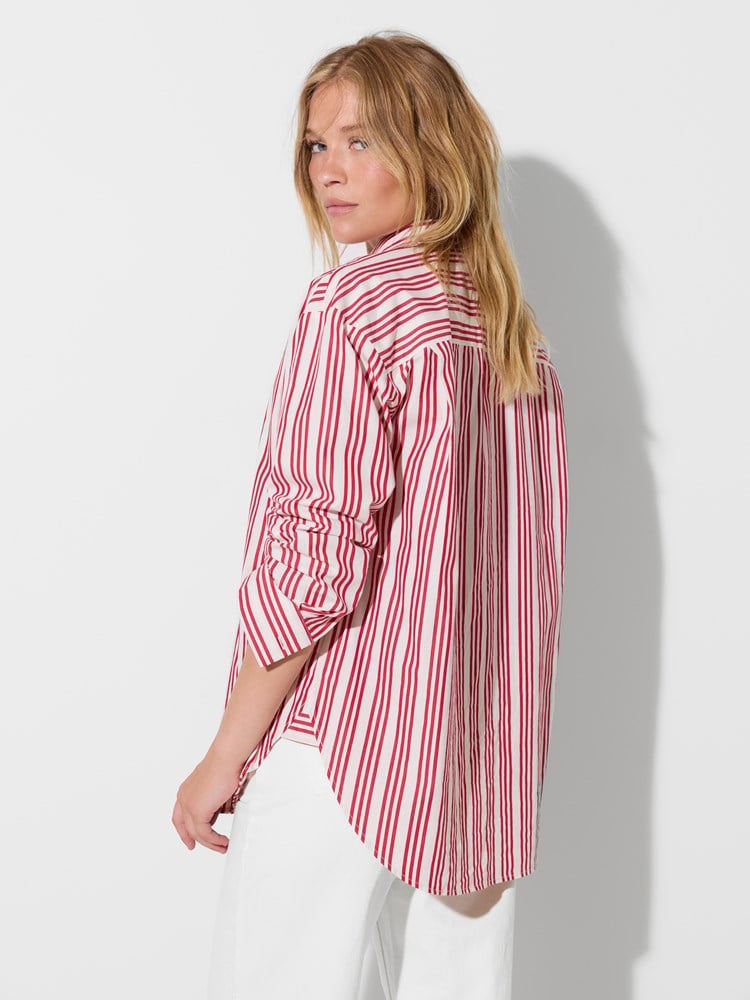 Olivia skjorte 7516751_K5X-JEANPAUL-Olivia Skjorte-W26-Modell (3).jpg_