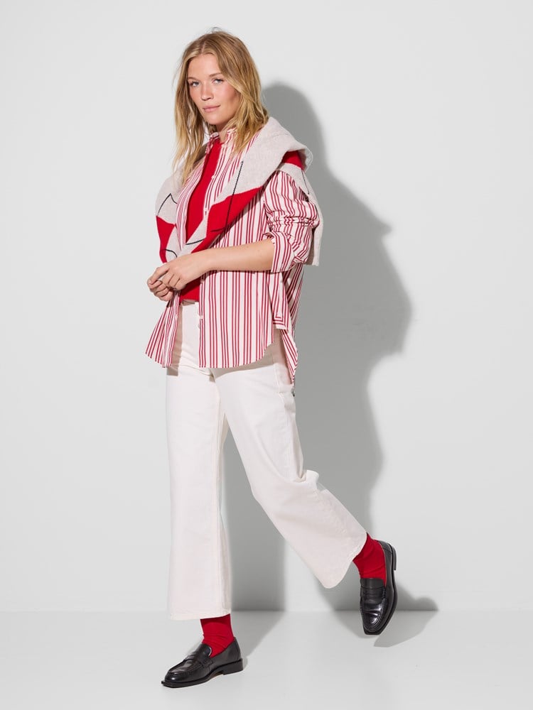 Olivia skjorte 7516751_K5X-JEANPAUL-Olivia Skjorte-W26-Modell (4).jpg_