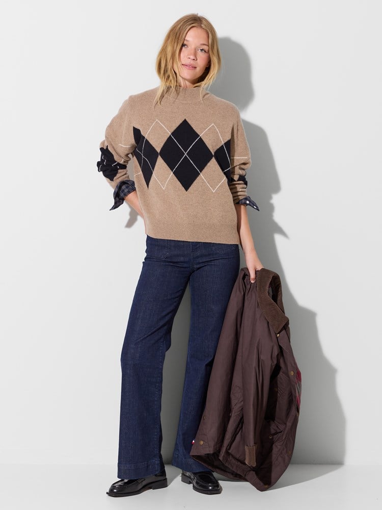 Andrine genser 7516760_AEI_Jean Paul_Andrine Genser_W26_Modell (4).jpg_