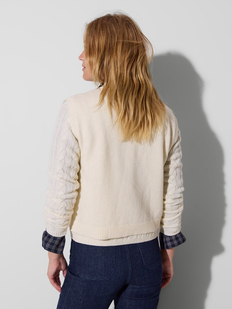 Ariane vest 7516764_O79_Jean Paul_Ariane Vest_W26_Modell (2).jpg_