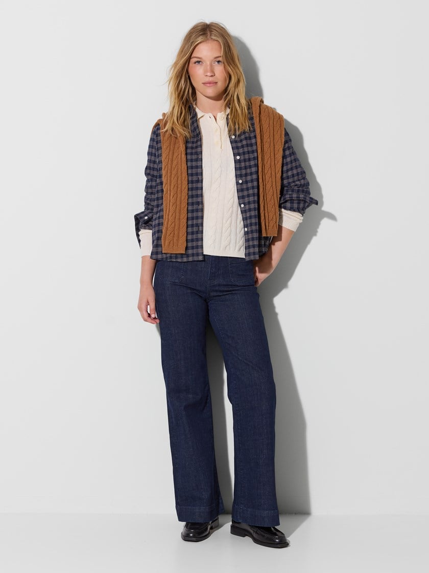 7516771 EM6 7516771_EM6-JEANPAUL-W26-Modell-Front_9124_Monique skjorte EM6.jpg_Front||Front