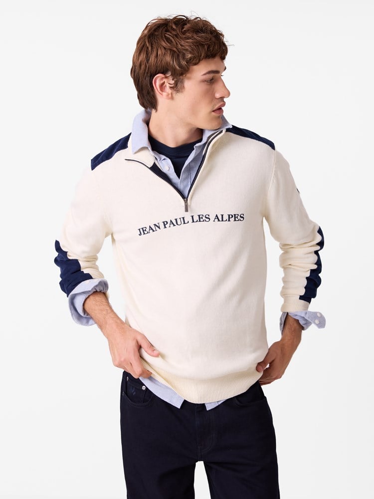 Claude zipneck 7516838_O79-JEANPAUL-W26-Modell-Front_1259.jpg_Front||Front