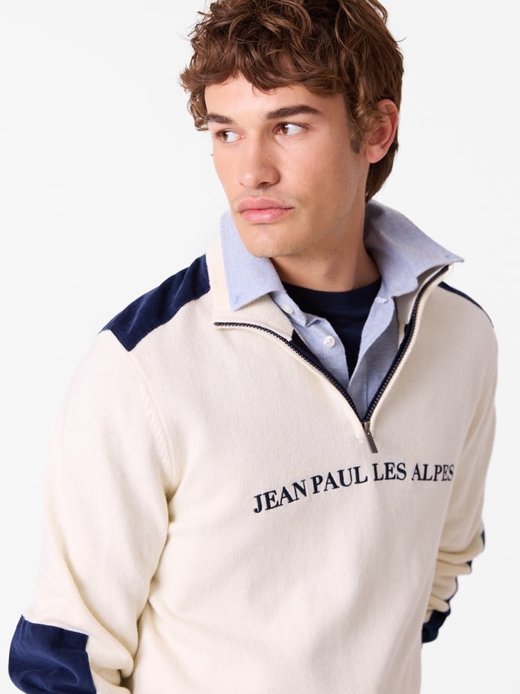 Claude zipneck 7516838_O79-JEANPAUL-W26-Modell-Front_8808.jpg_Front||Front