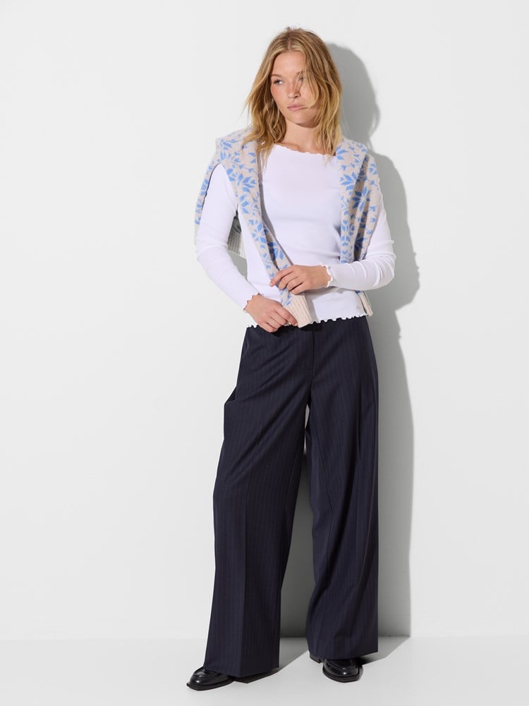 Luella topp 7516841_O68-JEANPAUL-W26-Modell-Front_6233.jpg_Front||Front