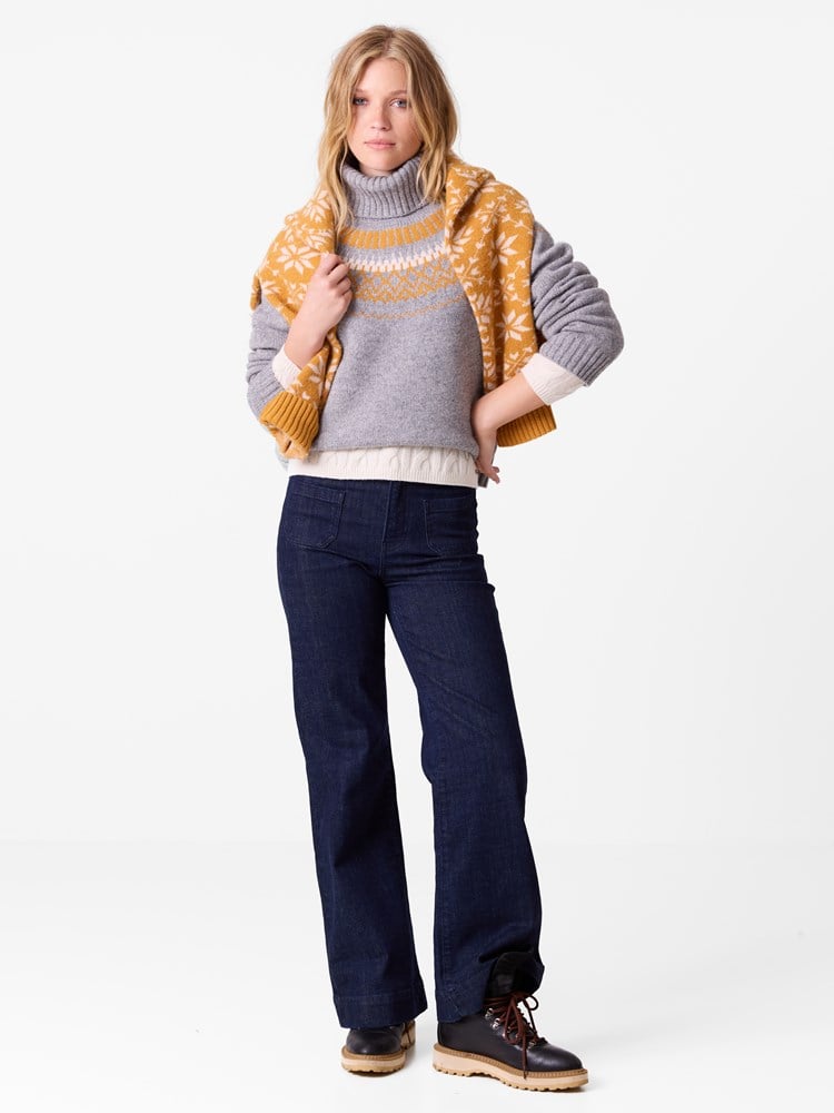 Luna genser 7516854_IEB-JEANPAUL-W26-Modell-Front_8333.jpg_Front||Front