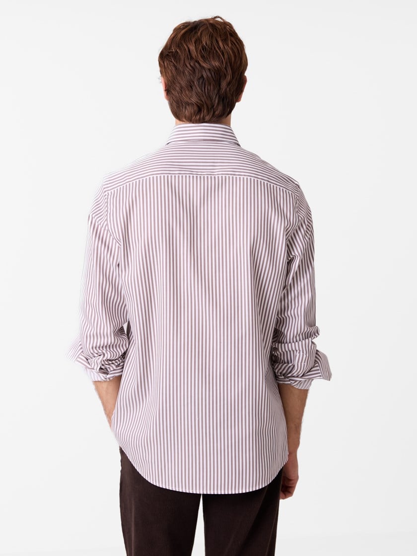 7516867 APR 7516867_APR-JEANPAUL-W26-Modell-Front_9117_Boulevard stripet skjorte APR.jpg_Front||Front