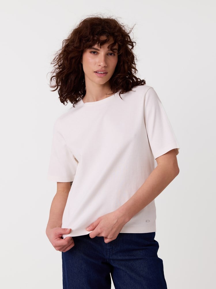 Annie t-skjorte 7516933_O79-JEANPAUL-A26-Modell-Front_3368.jpg_Front||Front
