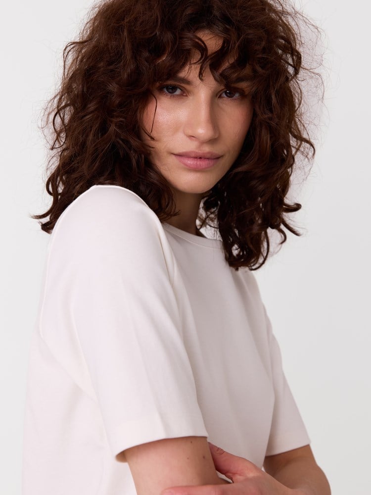 Annie t-skjorte 7516933_O79-JEANPAUL-A26-Modell-Front_3802.jpg_Front||Front
