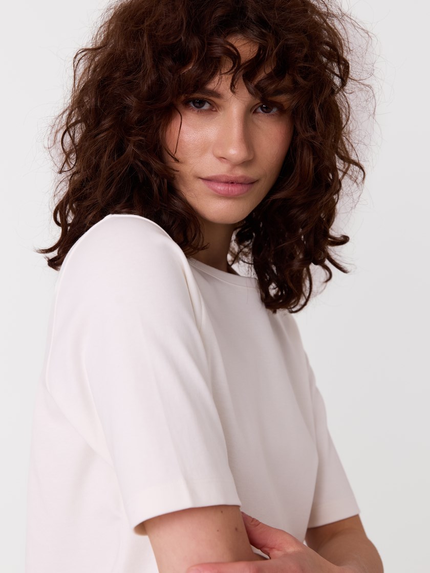 7516933 O79 7516933_O79-JEANPAUL-A26-Modell-Front_3802_Annie t-skjorte O79.jpg_Front||Front