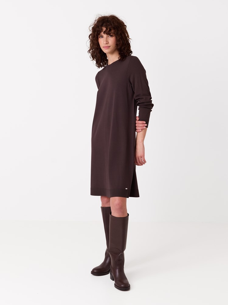 Violette kjole 7516934_AN7-JEANPAUL-A26-Modell-Front (5).jpg_