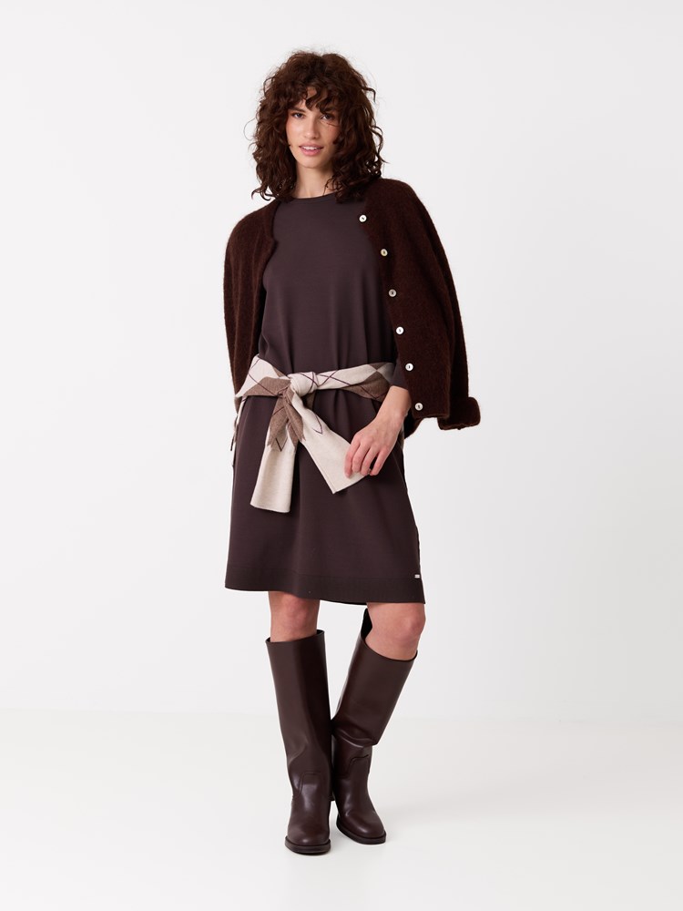 Violette kjole 7516934_AN7-JEANPAUL-A26-Modell-Front (7).jpg_