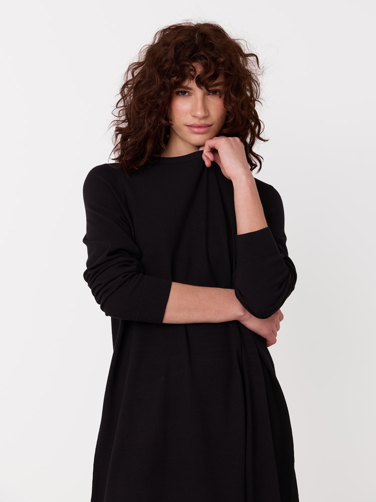 Violette kjole 7516934_ID2_JeanPaul_Violette Kjole_A26 (2).jpg_