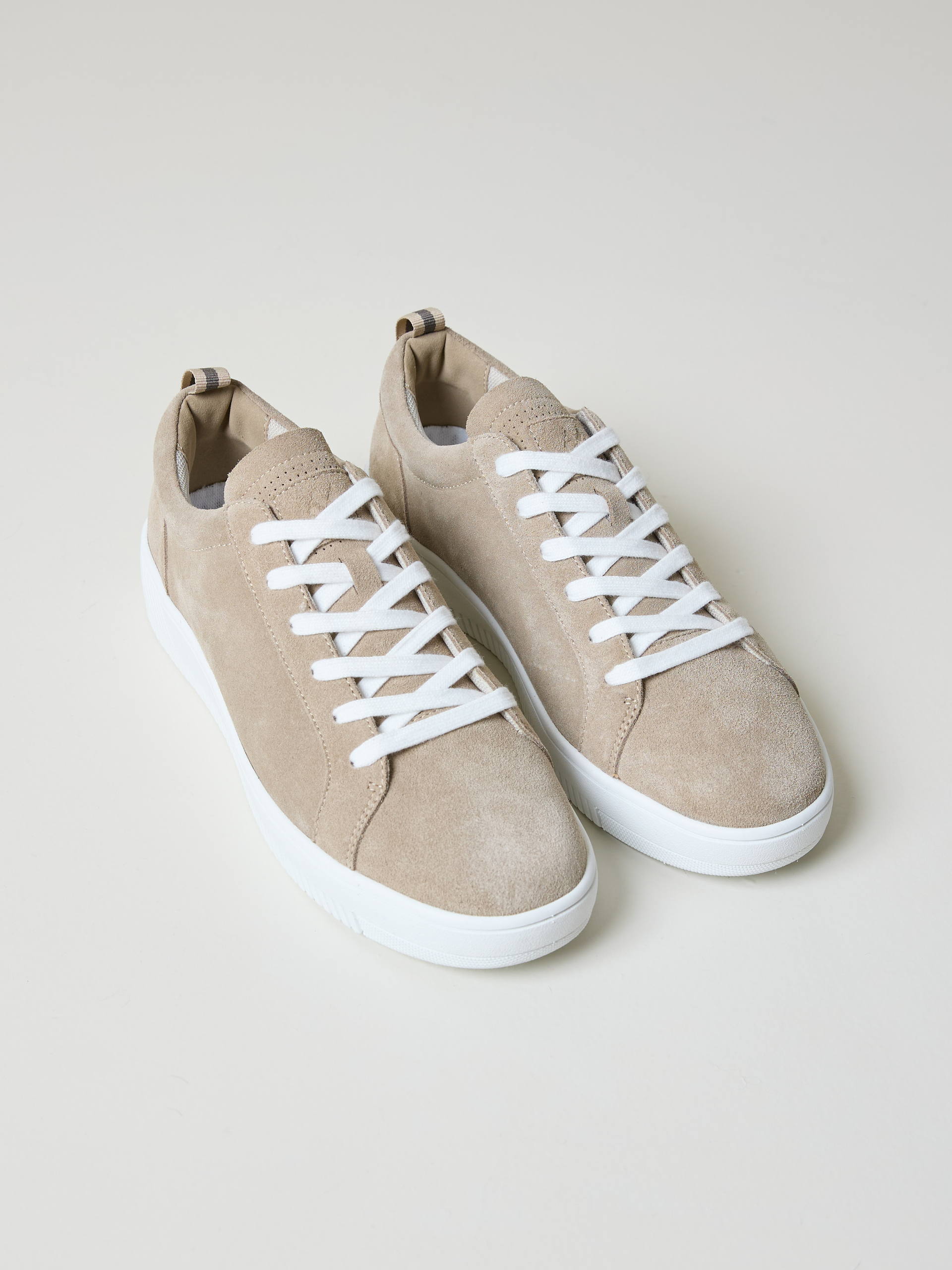 Orly Suede Sneaker notag3 8_Orly Suede Sneaker AMG 7252312.jpg_